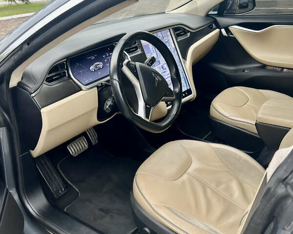 Серый Тесла Модель С, объемом двигателя 0 л и пробегом 234 тыс. км за 12500 $, фото 10 на Automoto.ua