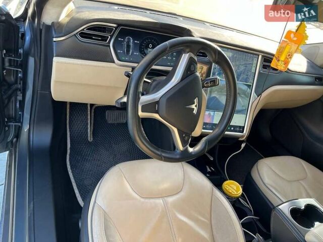Сірий Тесла Модель С, об'ємом двигуна 0 л та пробігом 123 тис. км за 13500 $, фото 8 на Automoto.ua