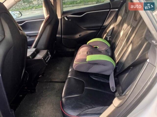 Сірий Тесла Модель С, об'ємом двигуна 0 л та пробігом 100 тис. км за 20000 $, фото 13 на Automoto.ua