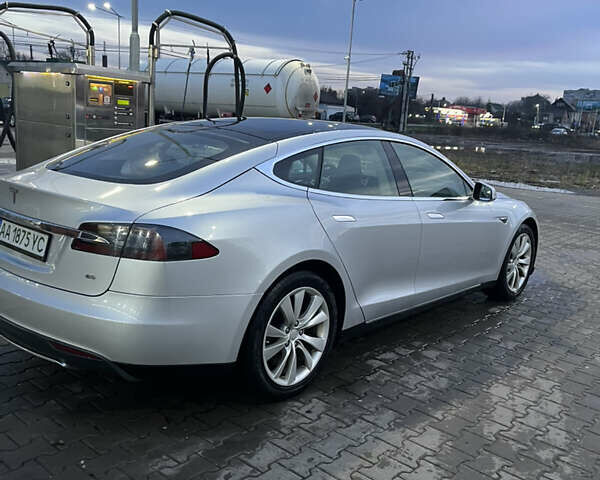 Серый Тесла Модель С, объемом двигателя 0 л и пробегом 298 тыс. км за 15100 $, фото 6 на Automoto.ua