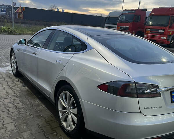 Серый Тесла Модель С, объемом двигателя 0 л и пробегом 298 тыс. км за 15100 $, фото 5 на Automoto.ua