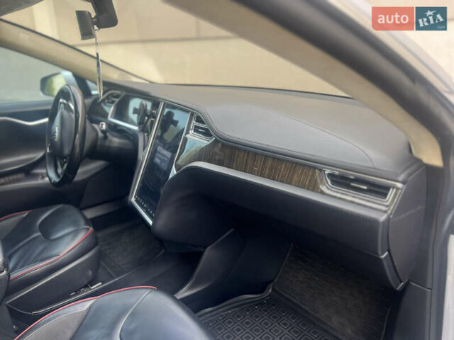 Сірий Тесла Модель С, об'ємом двигуна 0 л та пробігом 132 тис. км за 12800 $, фото 18 на Automoto.ua