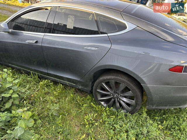 Серый Тесла Модель С, объемом двигателя 0 л и пробегом 128 тыс. км за 5500 $, фото 2 на Automoto.ua