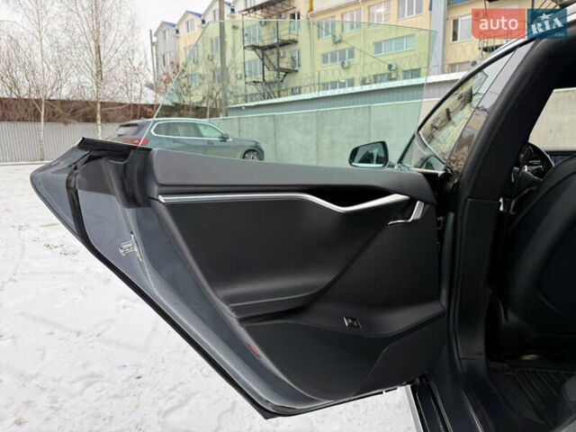 Сірий Тесла Модель С, об'ємом двигуна 0 л та пробігом 170 тис. км за 12500 $, фото 41 на Automoto.ua