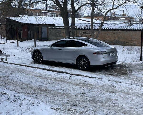 Серый Тесла Модель С, объемом двигателя 0 л и пробегом 247 тыс. км за 13100 $, фото 4 на Automoto.ua