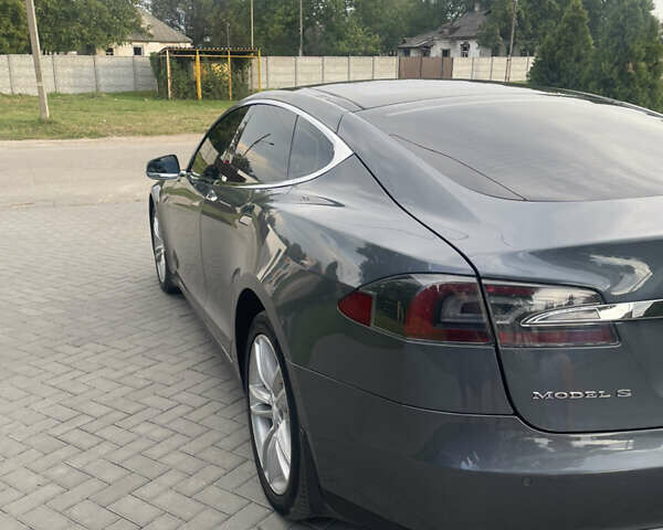 Серый Тесла Модель С, объемом двигателя 0 л и пробегом 120 тыс. км за 15300 $, фото 8 на Automoto.ua