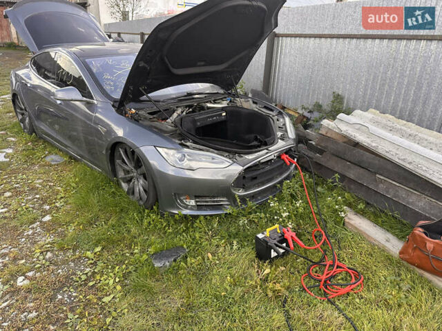 Серый Тесла Модель С, объемом двигателя 0 л и пробегом 128 тыс. км за 5500 $, фото 9 на Automoto.ua