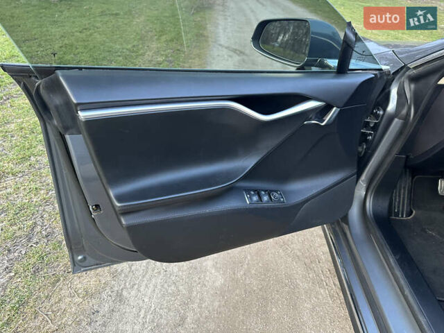 Серый Тесла Модель С, объемом двигателя 0 л и пробегом 198 тыс. км за 13700 $, фото 17 на Automoto.ua