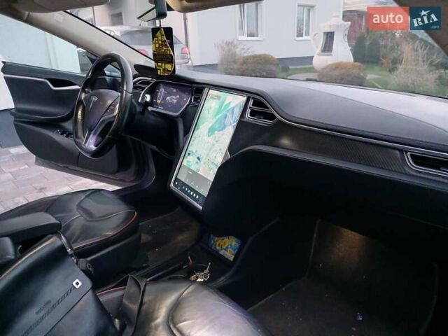 Тесла Модель С 2013 в Кицмане на Automoto.ua Серый Тесла Модель С, объемом двигателя 0 л и пробегом 318 тыс. км за 16300 $, фото 13 на Automoto.ua