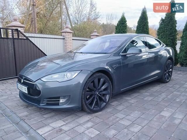 Тесла Модель С 2013 в Кицмане на Automoto.ua Серый Тесла Модель С, объемом двигателя 0 л и пробегом 318 тыс. км за 16300 $, фото 4 на Automoto.ua