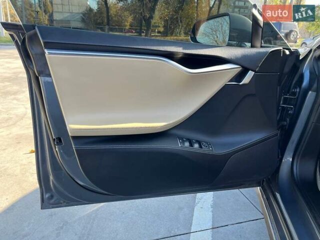 Сірий Тесла Модель С, об'ємом двигуна 0 л та пробігом 123 тис. км за 13500 $, фото 7 на Automoto.ua
