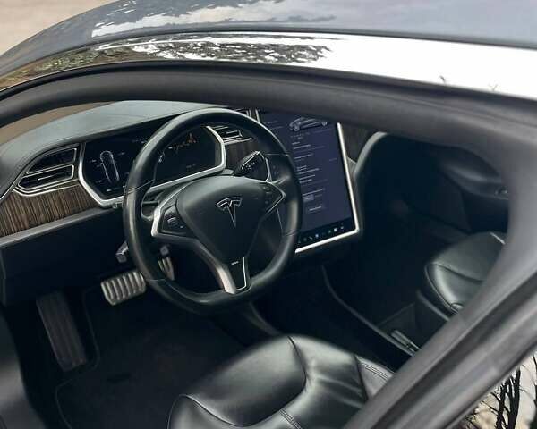 Серый Тесла Модель С, объемом двигателя 0 л и пробегом 140 тыс. км за 14999 $, фото 14 на Automoto.ua