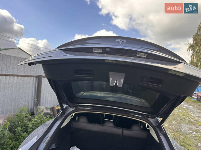 Серый Тесла Модель С, объемом двигателя 0 л и пробегом 128 тыс. км за 5500 $, фото 5 на Automoto.ua