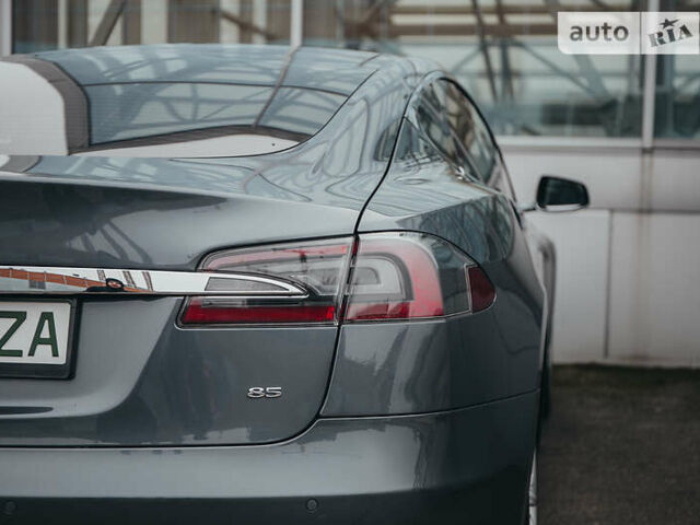 Сірий Тесла Модель С, об'ємом двигуна 0 л та пробігом 66 тис. км за 29900 $, фото 12 на Automoto.ua