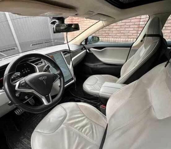 Сірий Тесла Модель С, об'ємом двигуна 0 л та пробігом 97 тис. км за 13563 $, фото 2 на Automoto.ua
