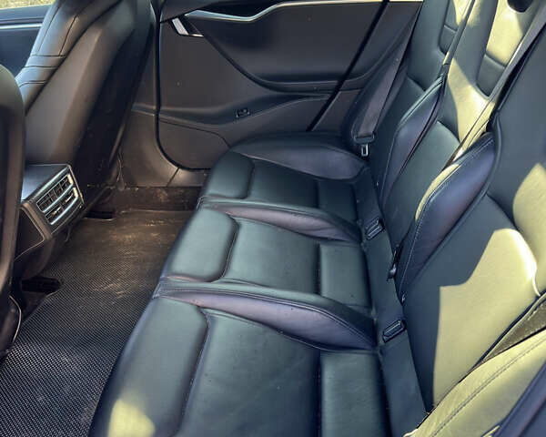 Тесла Модель С 2014 в Вышгороде на Automoto.ua Серый Тесла Модель С, объемом двигателя 0 л и пробегом 202 тыс. км за 19000 $, фото 11 на Automoto.ua