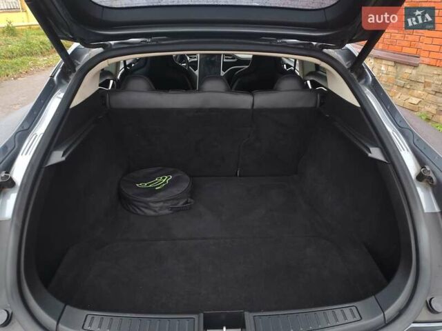 Серый Тесла Модель С, объемом двигателя 0 л и пробегом 180 тыс. км за 10999 $, фото 22 на Automoto.ua