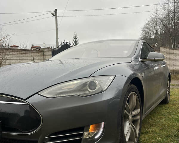 Серый Тесла Модель С, объемом двигателя 0 л и пробегом 204 тыс. км за 11700 $, фото 5 на Automoto.ua
