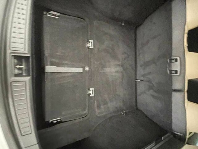 Сірий Тесла Модель С, об'ємом двигуна 0 л та пробігом 185 тис. км за 12500 $, фото 8 на Automoto.ua