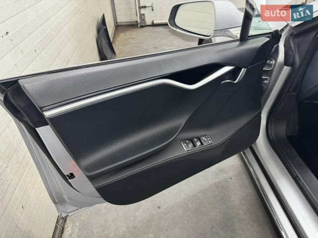 Серый Тесла Модель С, объемом двигателя 0 л и пробегом 275 тыс. км за 12500 $, фото 29 на Automoto.ua