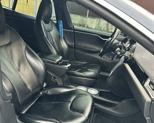 Серый Тесла Модель С, объемом двигателя 0 л и пробегом 278 тыс. км за 10999 $, фото 8 на Automoto.ua