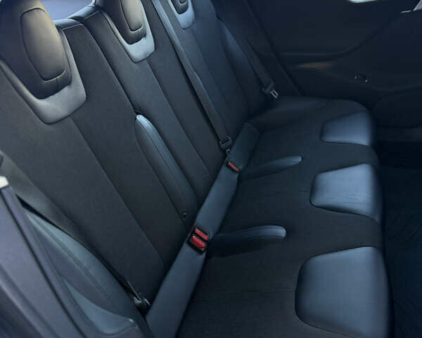 Сірий Тесла Модель С, об'ємом двигуна 0 л та пробігом 217 тис. км за 12700 $, фото 12 на Automoto.ua