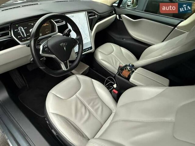 Серый Тесла Модель С, объемом двигателя 0 л и пробегом 200 тыс. км за 14900 $, фото 25 на Automoto.ua