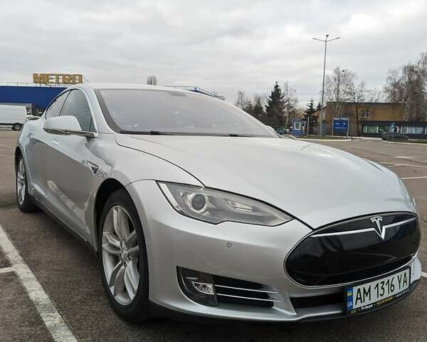 Сірий Тесла Модель С, об'ємом двигуна 0 л та пробігом 230 тис. км за 14500 $, фото 2 на Automoto.ua