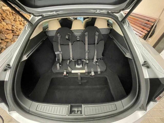 Сірий Тесла Модель С, об'ємом двигуна 0 л та пробігом 185 тис. км за 12500 $, фото 7 на Automoto.ua