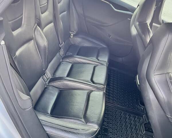 Серый Тесла Модель С, объемом двигателя 0 л и пробегом 157 тыс. км за 15000 $, фото 9 на Automoto.ua