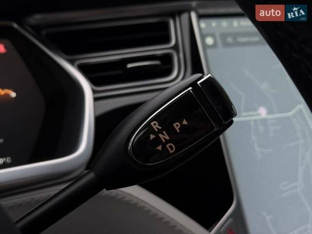 Серый Тесла Модель С, объемом двигателя 0 л и пробегом 200 тыс. км за 14900 $, фото 34 на Automoto.ua