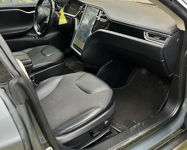 Серый Тесла Модель С, объемом двигателя 0 л и пробегом 204 тыс. км за 11700 $, фото 8 на Automoto.ua