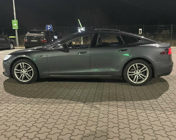 Серый Тесла Модель С, объемом двигателя 0 л и пробегом 170 тыс. км за 11999 $, фото 9 на Automoto.ua