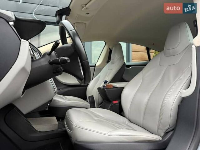 Серый Тесла Модель С, объемом двигателя 0 л и пробегом 200 тыс. км за 14900 $, фото 27 на Automoto.ua