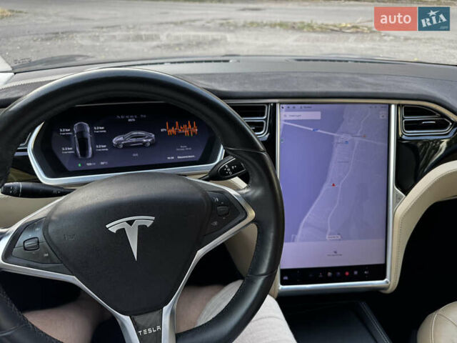 Тесла Модель С 2014 в Днепре (Днепропетровске) на Automoto.ua Серый Тесла Модель С, объемом двигателя 0 л и пробегом 160 тыс. км за 16000 $, фото 10 на Automoto.ua