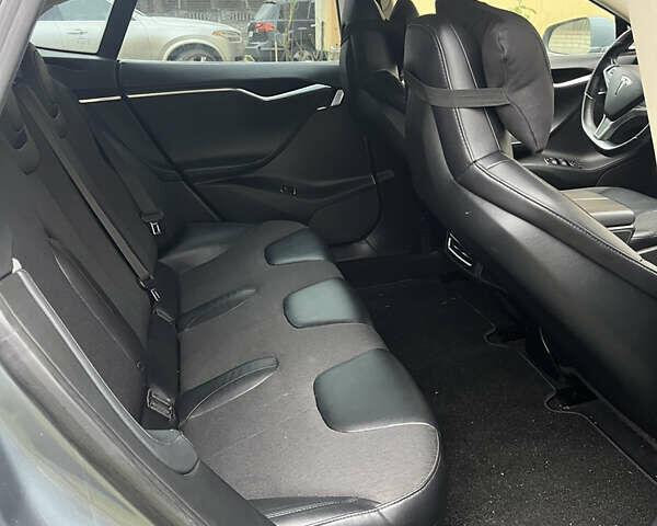 Серый Тесла Модель С, объемом двигателя 0 л и пробегом 204 тыс. км за 11700 $, фото 7 на Automoto.ua