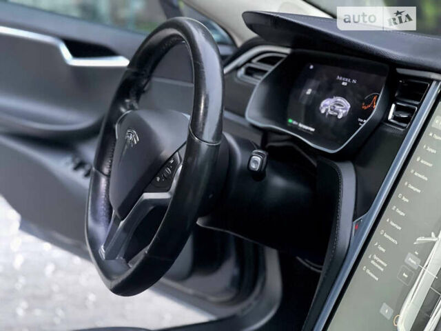 Серый Тесла Модель С, объемом двигателя 0 л и пробегом 248 тыс. км за 18600 $, фото 33 на Automoto.ua
