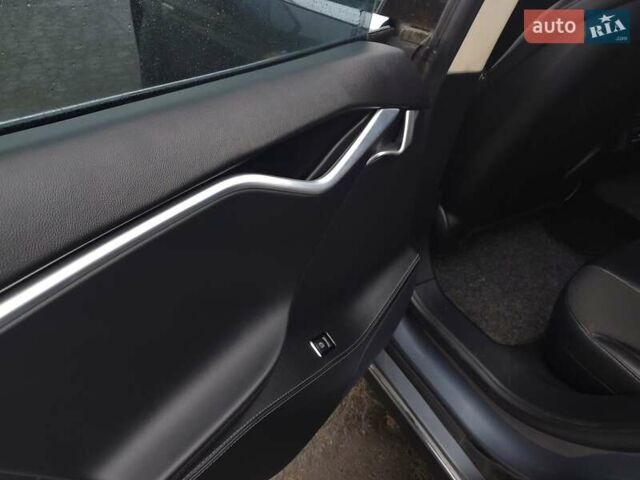 Серый Тесла Модель С, объемом двигателя 0 л и пробегом 180 тыс. км за 10999 $, фото 16 на Automoto.ua