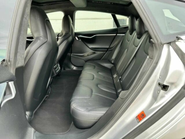 Тесла Модель С 2014 в Кривом Роге на Automoto.ua Серый Тесла Модель С, объемом двигателя 0 л и пробегом 87 тыс. км за 4600 $, фото 10 на Automoto.ua