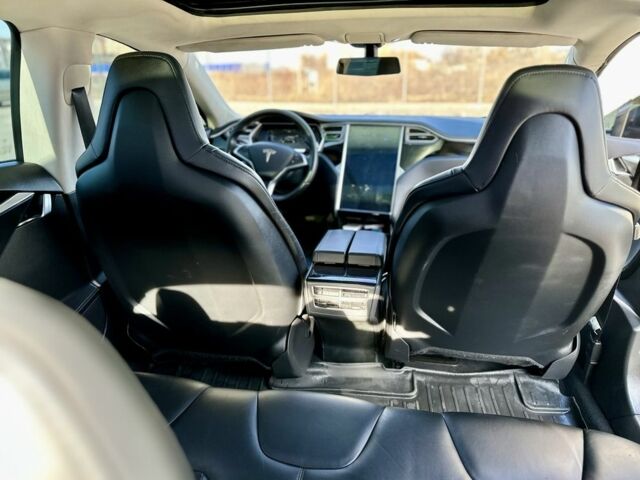 Серый Тесла Модель С, объемом двигателя 0 л и пробегом 210 тыс. км за 15000 $, фото 7 на Automoto.ua