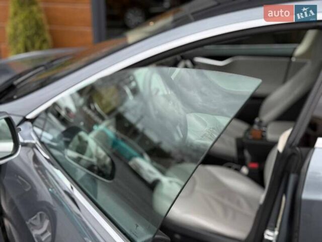 Серый Тесла Модель С, объемом двигателя 0 л и пробегом 200 тыс. км за 14900 $, фото 40 на Automoto.ua