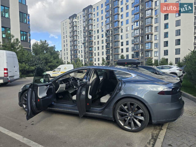 Серый Тесла Модель С, объемом двигателя 0 л и пробегом 115 тыс. км за 15000 $, фото 4 на Automoto.ua