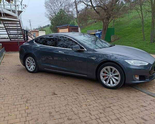 Серый Тесла Модель С, объемом двигателя 0 л и пробегом 253 тыс. км за 14800 $, фото 3 на Automoto.ua