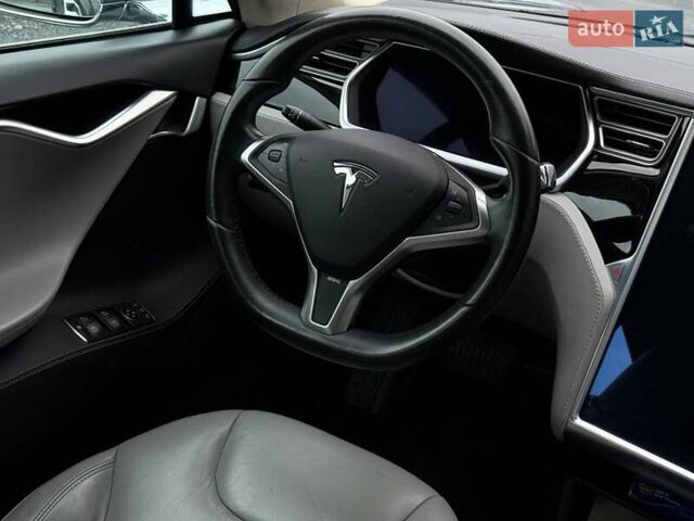 Серый Тесла Модель С, объемом двигателя 0 л и пробегом 200 тыс. км за 14900 $, фото 47 на Automoto.ua