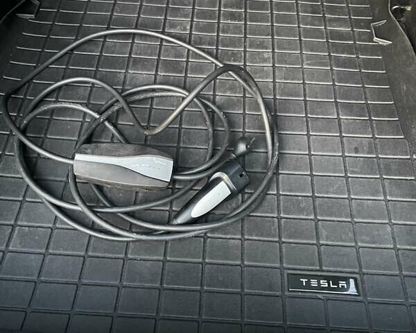 Сірий Тесла Модель С, об'ємом двигуна 0 л та пробігом 172 тис. км за 13500 $, фото 30 на Automoto.ua