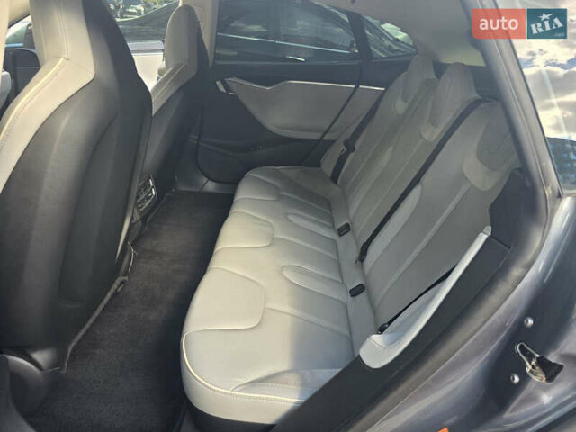 Серый Тесла Модель С, объемом двигателя 0 л и пробегом 115 тыс. км за 15000 $, фото 7 на Automoto.ua