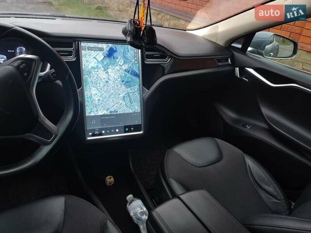 Серый Тесла Модель С, объемом двигателя 0 л и пробегом 180 тыс. км за 10999 $, фото 17 на Automoto.ua