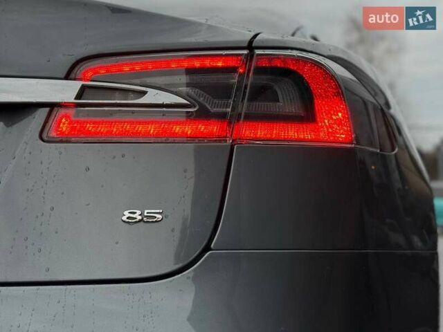 Серый Тесла Модель С, объемом двигателя 0 л и пробегом 200 тыс. км за 14900 $, фото 19 на Automoto.ua