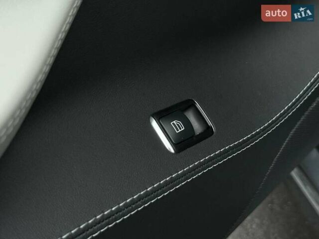 Серый Тесла Модель С, объемом двигателя 0 л и пробегом 200 тыс. км за 14900 $, фото 43 на Automoto.ua