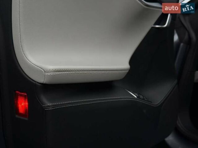 Серый Тесла Модель С, объемом двигателя 0 л и пробегом 200 тыс. км за 14900 $, фото 24 на Automoto.ua